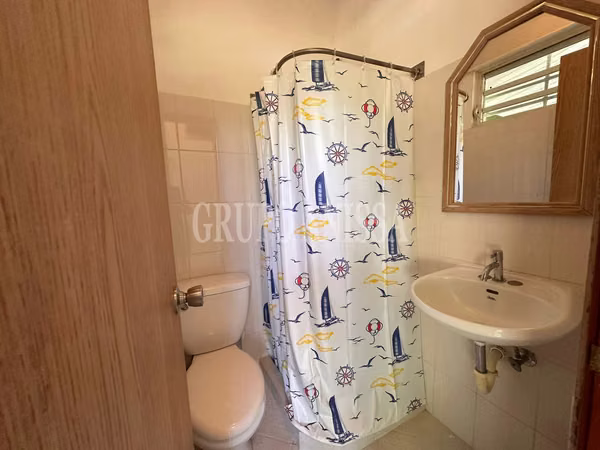 Oportunidad! Se Vende bella Casa de Playa 3 en 1  Frente al Mar en Gorgona!