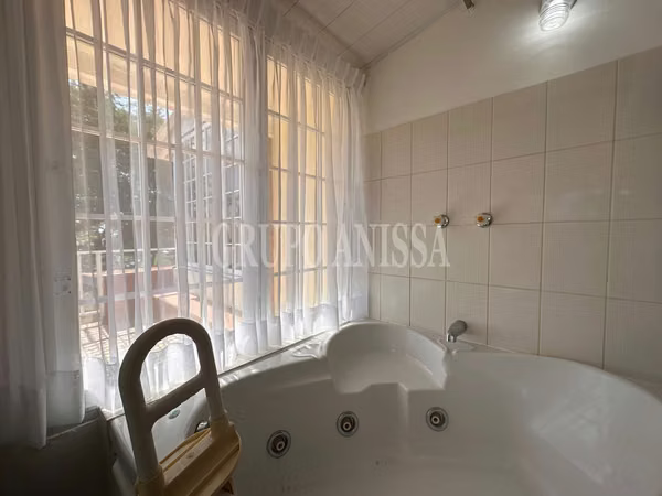 Oportunidad! Se Vende bella Casa de Playa 3 en 1  Frente al Mar en Gorgona!