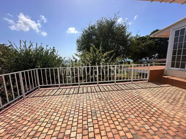 Oportunidad! Se Vende bella Casa de Playa 3 en 1  Frente al Mar en Gorgona!