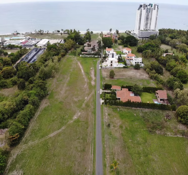 TERRENO EN PLAYA BLANCA QUINTAS SOL Y MAR EN VENTA
