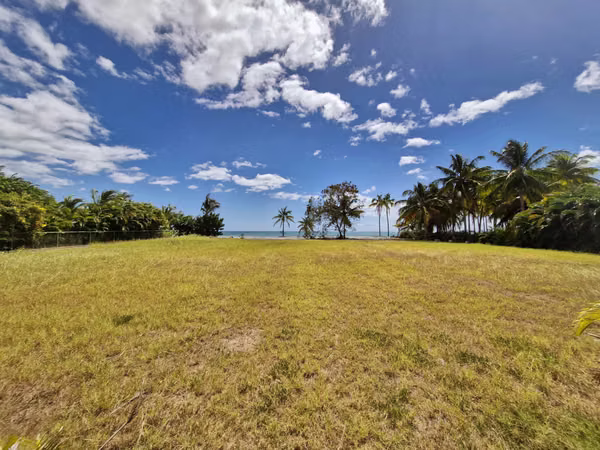 BUENAVENTURA BEACHFRONT LOT 5,004 m² US$4,900,000