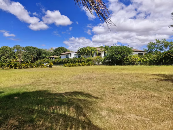 BUENAVENTURA BEACHFRONT LOT 5,004 m² US$4,900,000