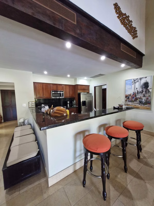 Buenaventura BRISTOL VILLA $1,200,000