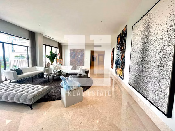 Se Vende Pent House en Santa Maria Court, Torre East