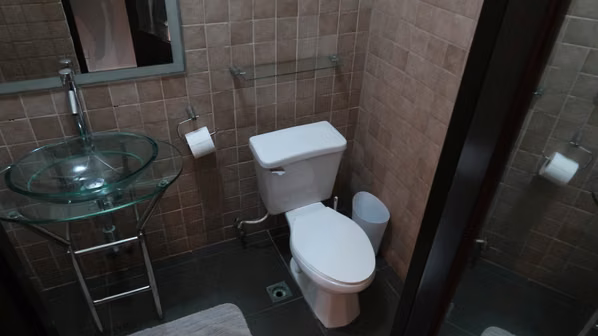 House sale with four apartment units
