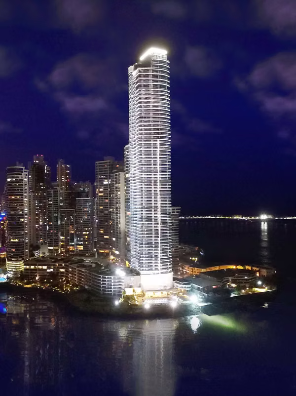 THE POINT penthouse 890m2 AMOBLAO de LUJO $3,250,000
