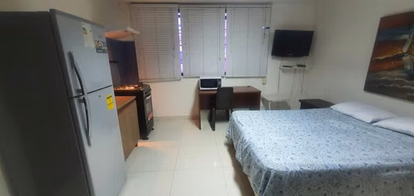 Estudio amoblado lavadora secadora microondas estufa nevera