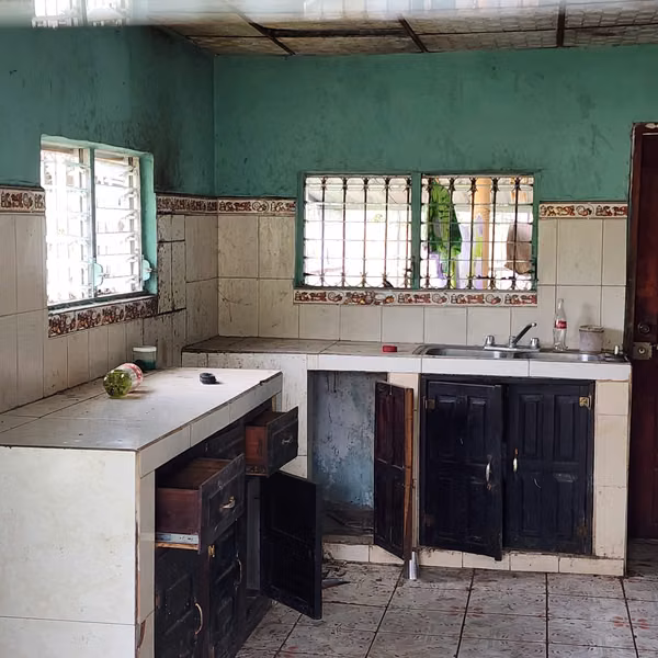 SELLING HOUSE IN CHIRIQUI, ALANJE