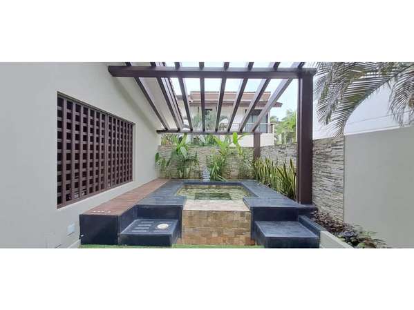 Venta de Casa Dúplex con Jacuzzi en PH Nativa, Panamá Pacifico