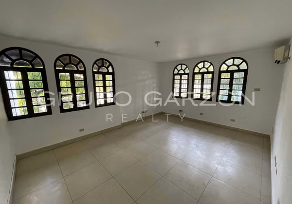 House for sale in San Francisco (Altos del Golf)