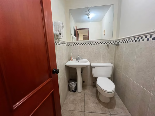 House sale in Clayton