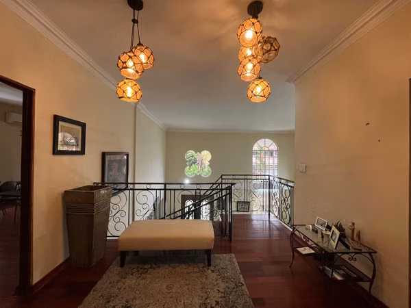 House sale in Clayton