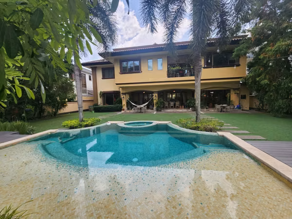 Sale of houses in Costa del Este - Balmoral