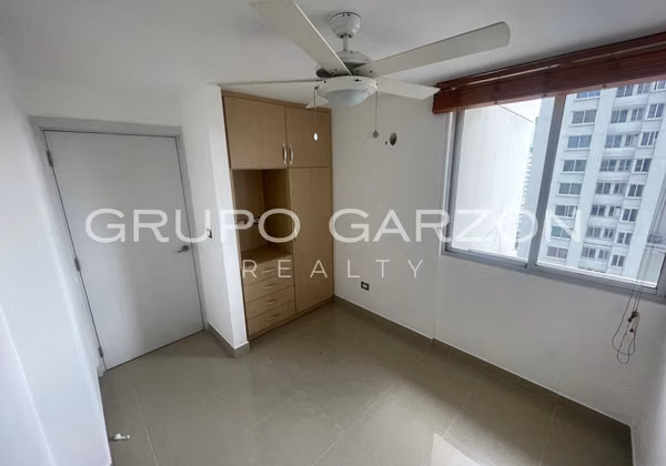 Apartment for sale in Condado del Rey (PH Rokas)