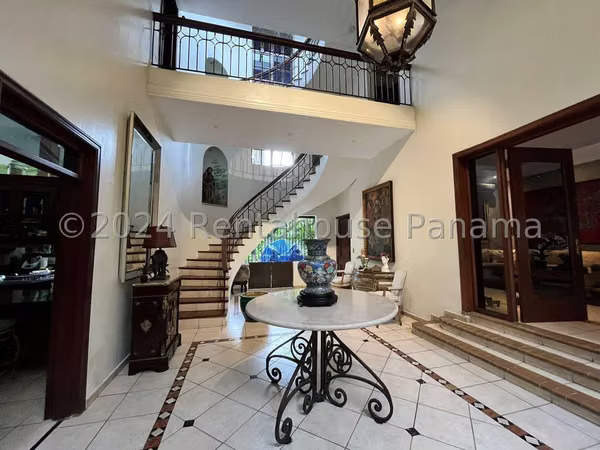 Exclusive House Sale in Coco del Mar 24-4384GG