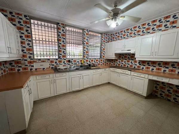 Amplia Casa en Venta en Hato Pintado