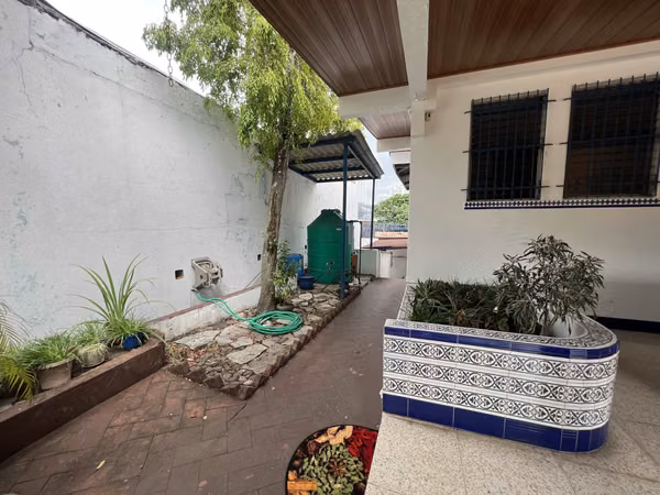 Amplia Casa en Venta en Hato Pintado