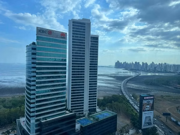 VENDO EN COSTA DEL APARTAMENTO 201 MTRS 3RECAMARA VISTA HERMOSOA PISO ALTO