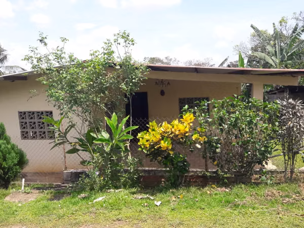 SE VENDE CASA+FINCA 9.8HA C/RIO CAIMITO CHORRERA – AGRO