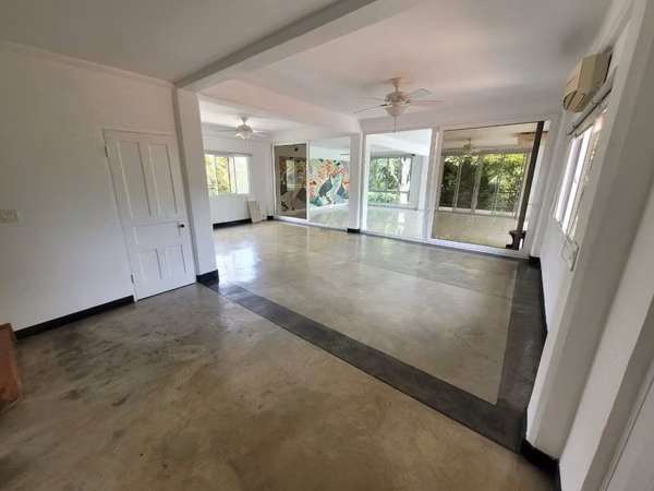 BEAUTIFUL AND SPACIOUS HOUSE IN ALBROOK FOR SALE