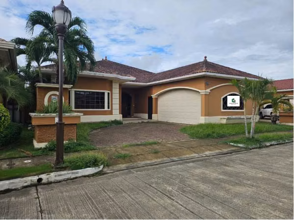 Venta de casa Reposeida en Sunset Coast