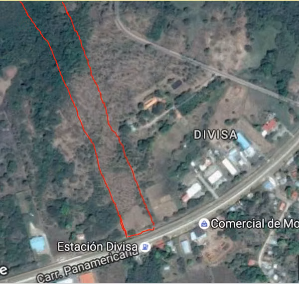 Land sale at the entrance of Divisa