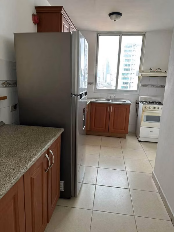 Venta de  Apartamento en El Cangrejo
PH Porto Bello

92 M2
Línea blanca 

2 recamaras