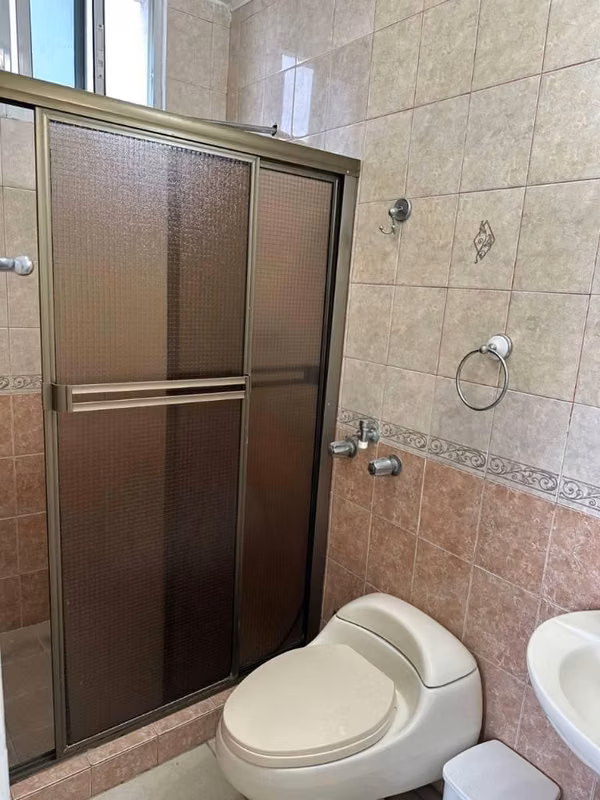 Venta de  Apartamento en El Cangrejo
PH Porto Bello

92 M2
Línea blanca 

2 recamaras