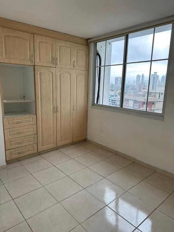 Venta de  Apartamento en El Cangrejo
PH Porto Bello

92 M2
Línea blanca 

2 recamaras
