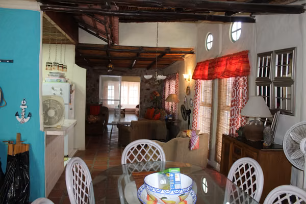 Beachfront house for sale in Gorgona.
