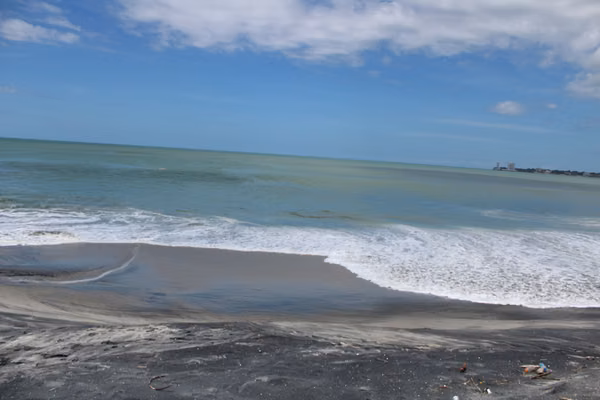 Beachfront house for sale in Gorgona.