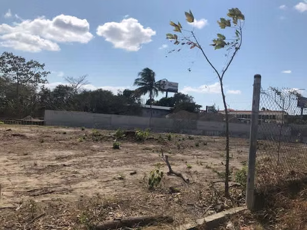 Large lot for sale in Coronado – Excellent commercial location