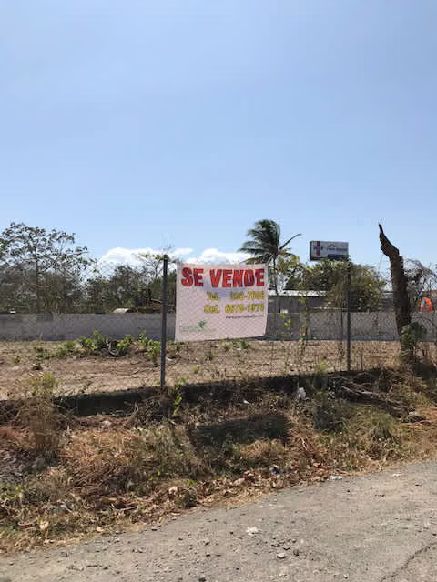 Large lot for sale in Coronado – Excellent commercial location