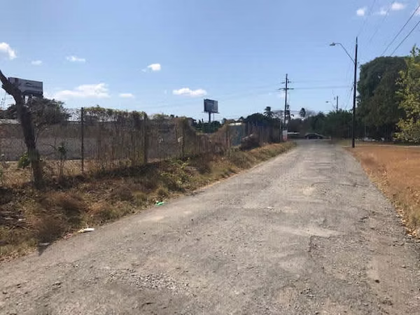Large lot for sale in Coronado – Excellent commercial location