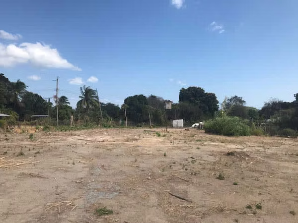 Large lot for sale in Coronado – Excellent commercial location