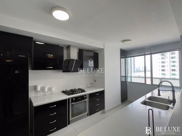FOR SALE: APARTMENT IN SAN FRANCISCO AT PH MOON TOWER REMODELED(5)