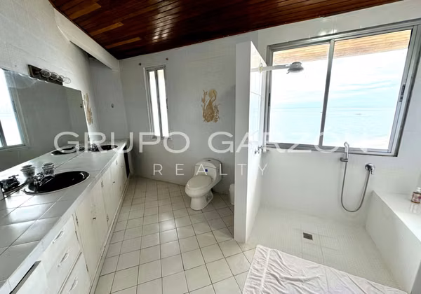 Venta de casa en Playa Blanca (Villa Las Leonores)