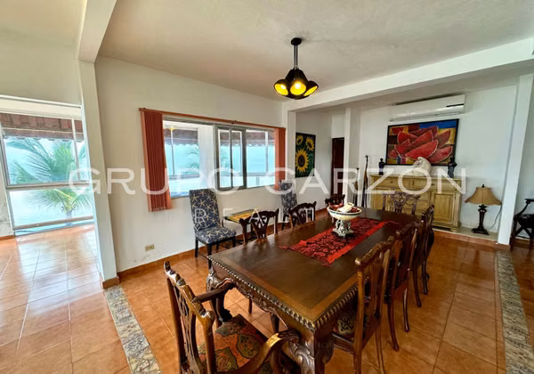 Venta de casa en Playa Blanca (Villa Las Leonores)