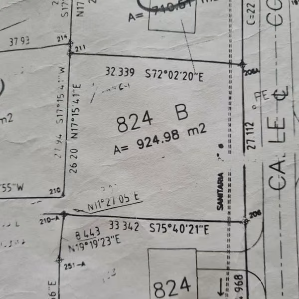 Beautiful flat lot 9,949 m2, its good for two individual houses.
