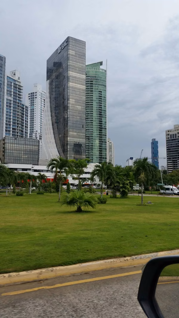 Office auction in Torre Bac