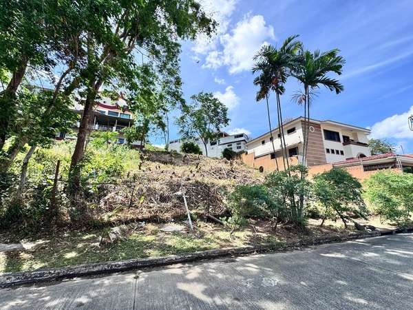Land for sale in Rio Abajo zonificacion RM3