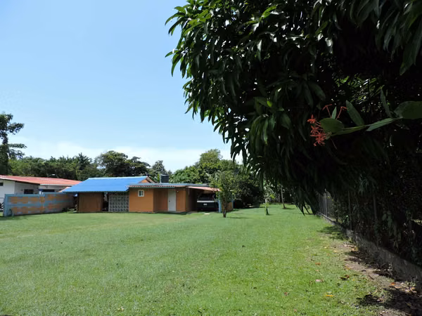 CASA EN SANTA CLARA