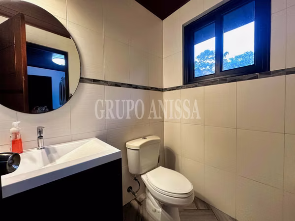 It sells Beautiful House in Zona Alta, Altos del Maria