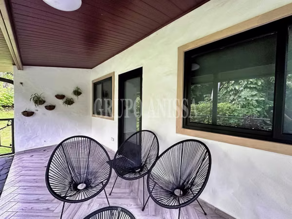 It sells Beautiful House in Zona Alta, Altos del Maria