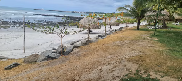 VENDO APARTAMENTO. ENSENADA. PLAYA. CORONADO. PLANTA BAJA. JARDIN.
