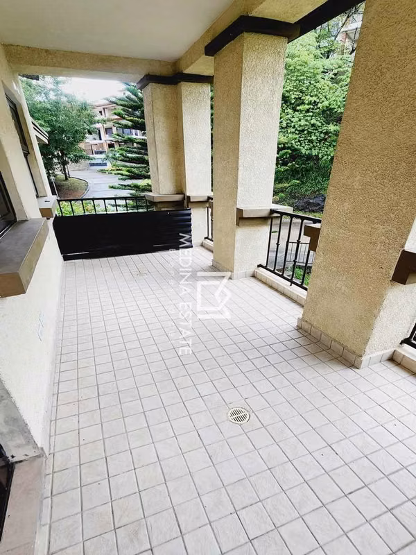 For sale Embassy Club Clayton House - Town House with garden
