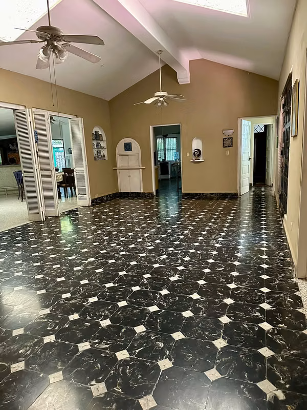 House in Las Cumbres for sale.
