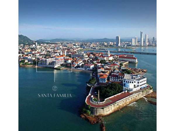Casa en Calle Quinta, Santa Familia en Casco Viejo