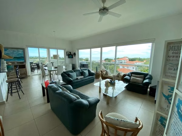 VENTA DE APARTAMENTO, EN PUNTA BARCO VILLAGE, CON VISTA AL MAR