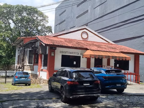 Venta de Local Comercial en Bella Vista, 1049m2